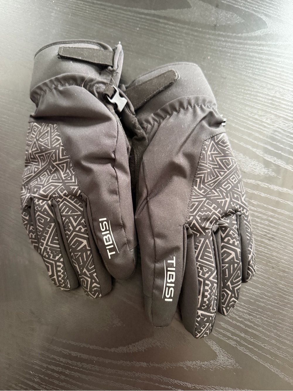 Tibisi Men's Black Patterned Winter Gloves - Insulated Cold-Weather Gloves